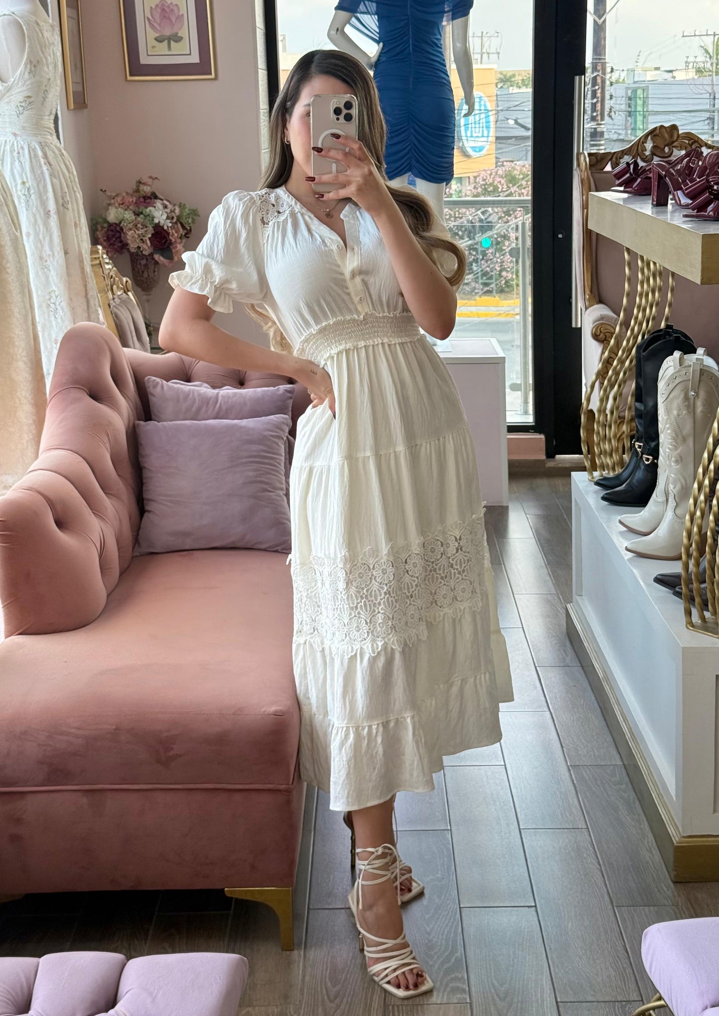Vestido midi bohemio con encaje de escote V