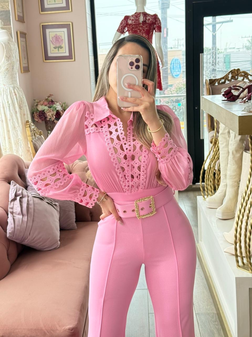 Jumpsuit con cuello camisero y escote frontal