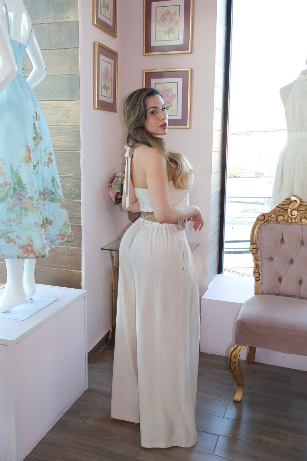 Set de chaleco halter de escote V con pantalón de tiro alto
