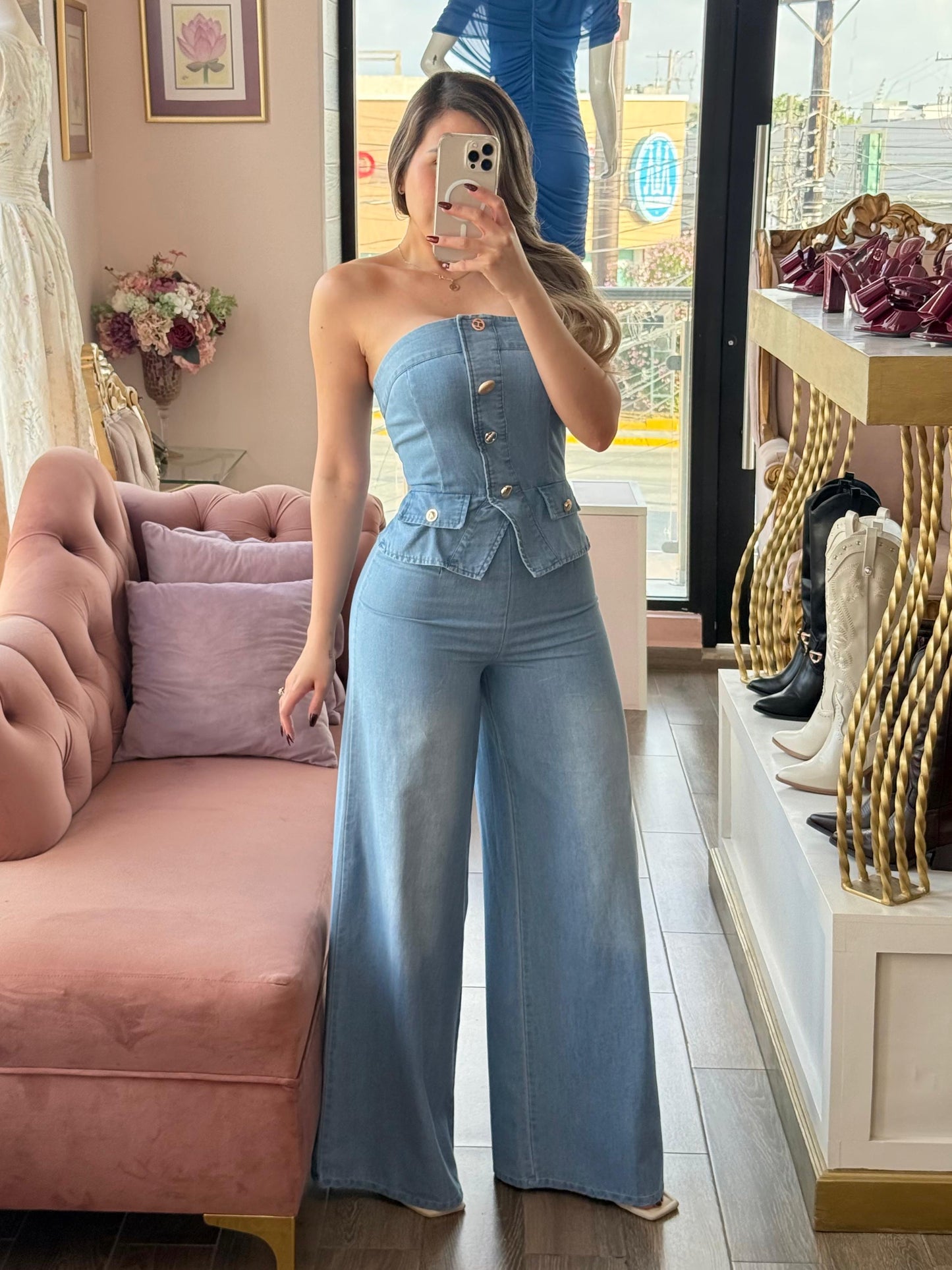 Jumpsuit denim strapless de caída fluida