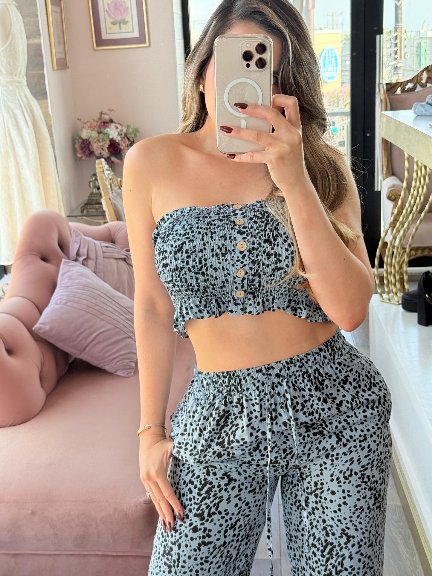 Set de top strapless corrugado con botones frontales