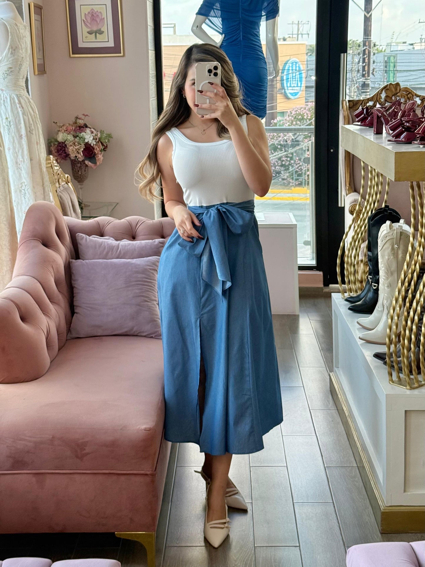 Vestido midi denim con abertura lateral