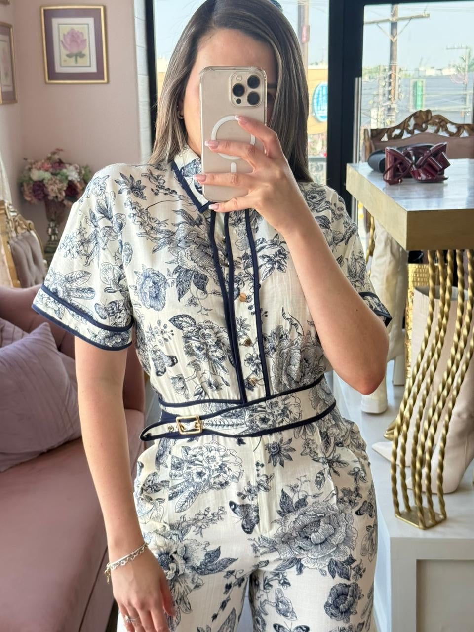 Jumpsuit de estampado floral con corte recto y escote V