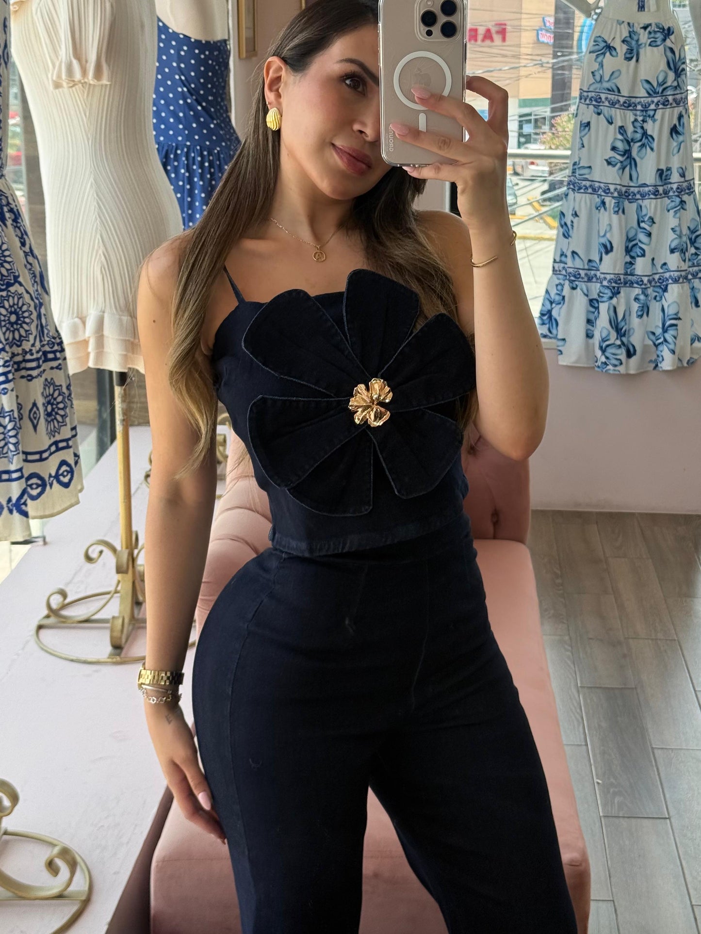 Set: Adriana