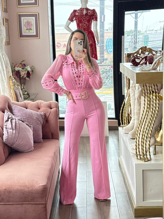 Jumpsuit con cuello camisero y escote frontal
