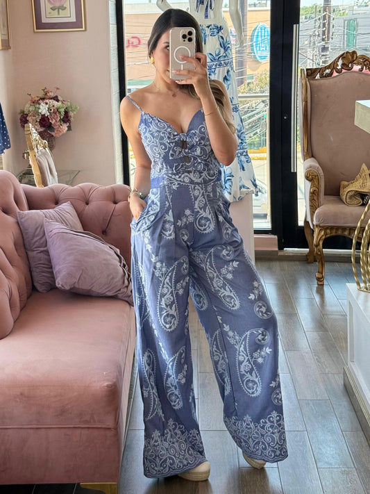Jumpsuit: Laura