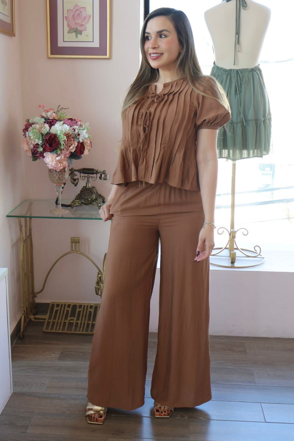 Set plisado de mangas abullonadas con pantalón de tiro alto