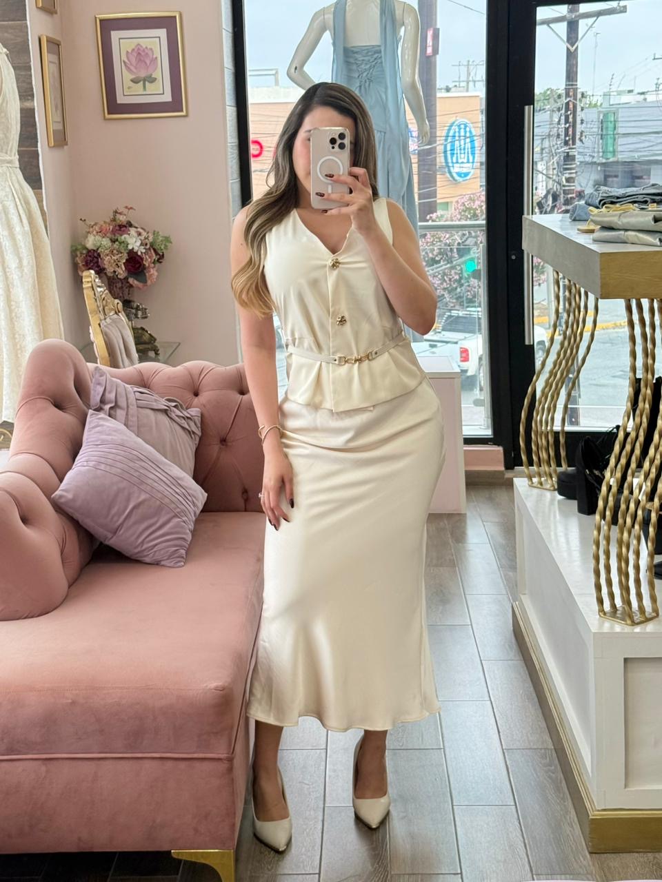 Vestido largo con cinturón sin mangas con escote V