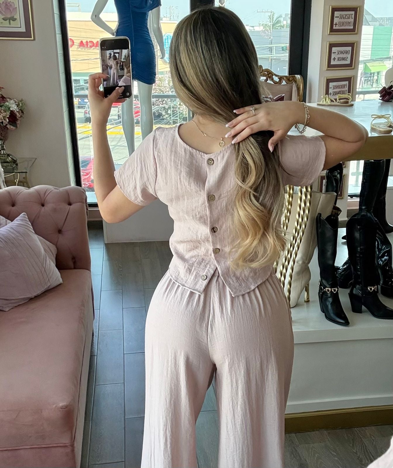 Set con top recto y pantalón de tiro alto con pretina