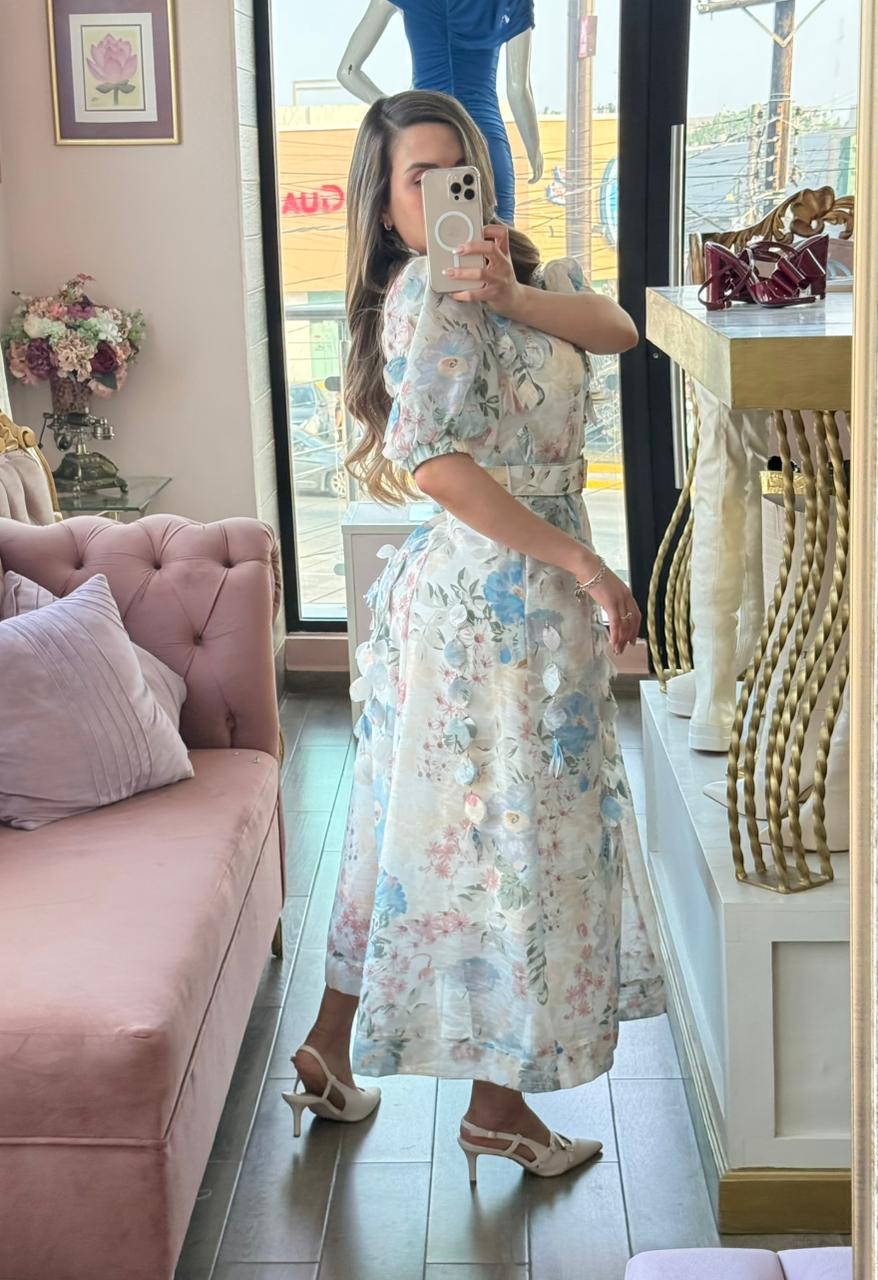Vestido midi floral con botones y cinturón