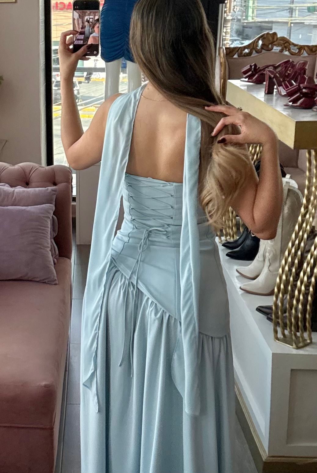 Vestido largo strapless con abertura lateral