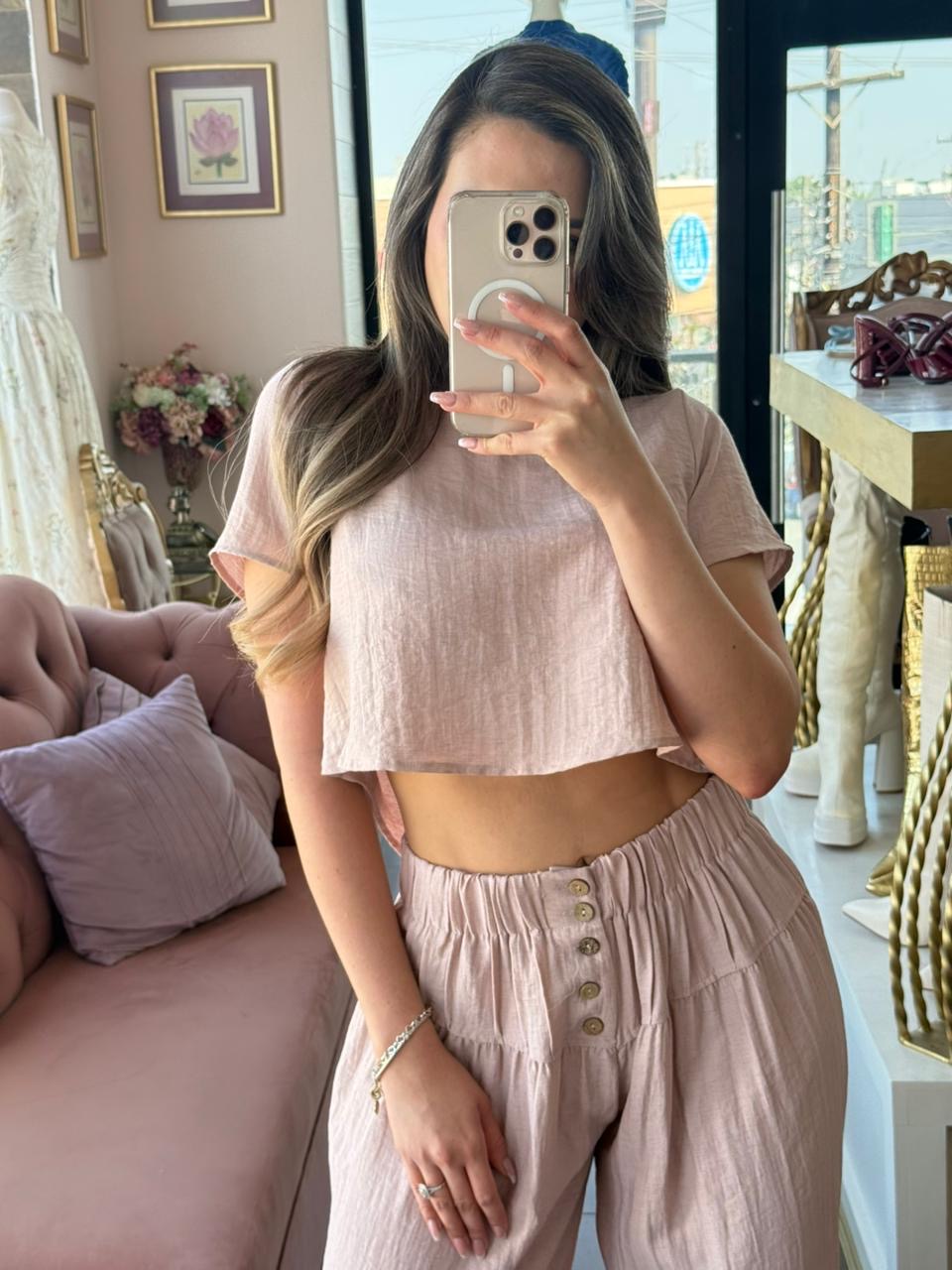 Set con top recto y pantalón de tiro alto con pretina