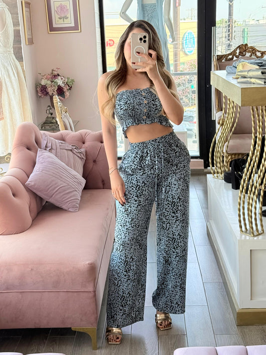 Set de top strapless corrugado con botones frontales