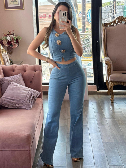 Set: Clara