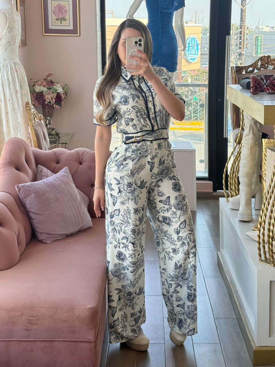Jumpsuit de estampado floral con corte recto y escote V