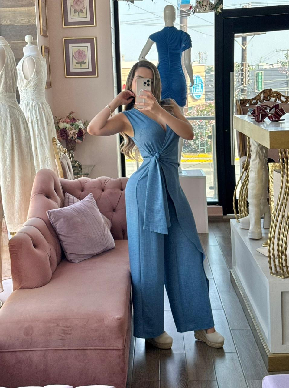 Jumpsuit con escote V y detalle drapeado