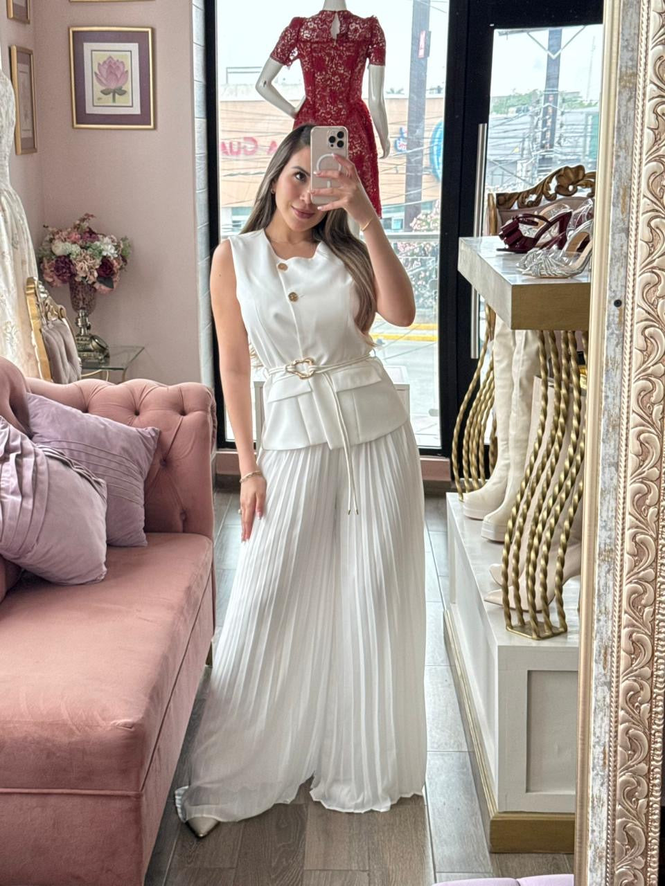 Set con blusa estructurada y pantalón palazzo plisado