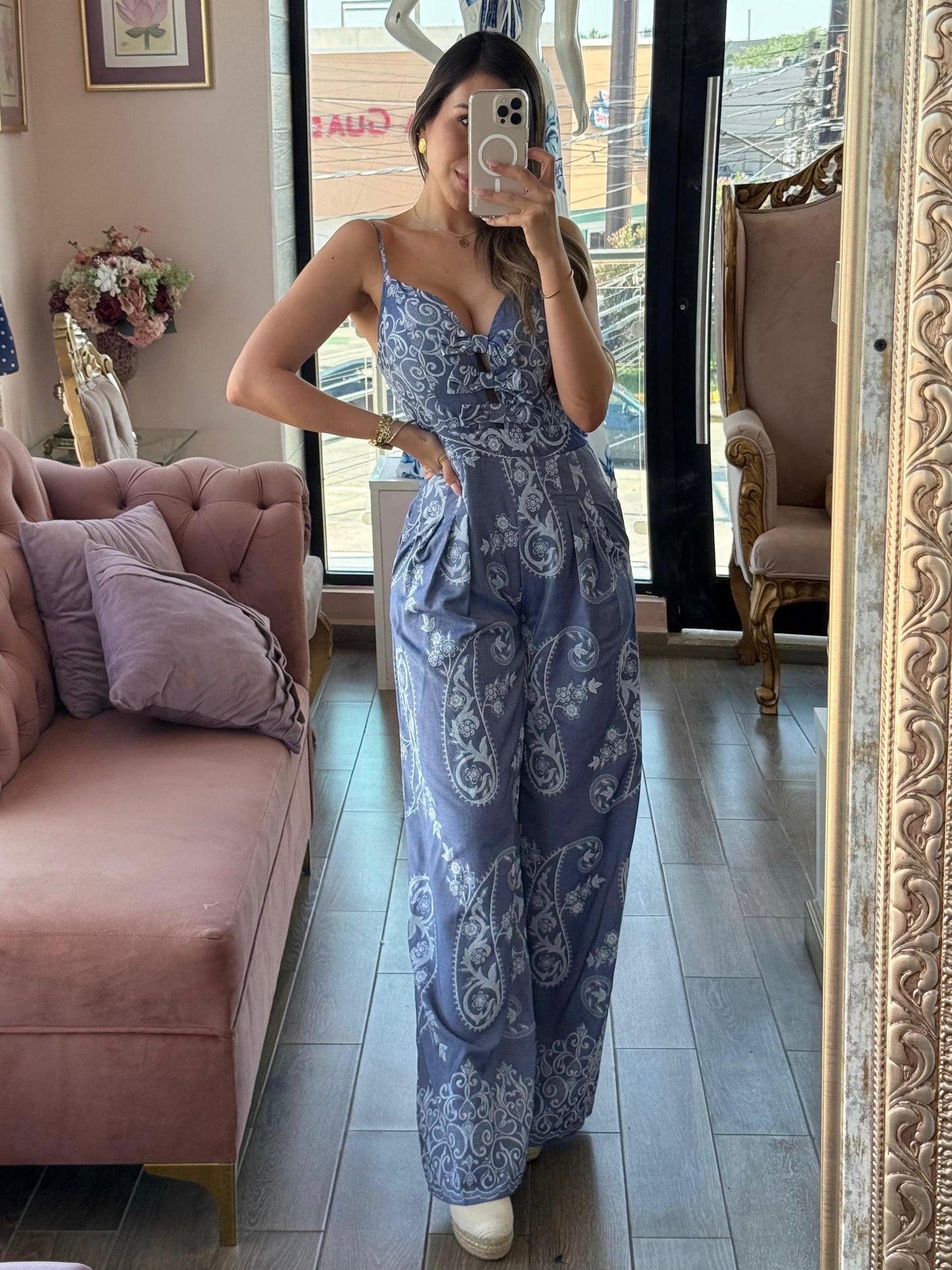 Jumpsuit: Laura