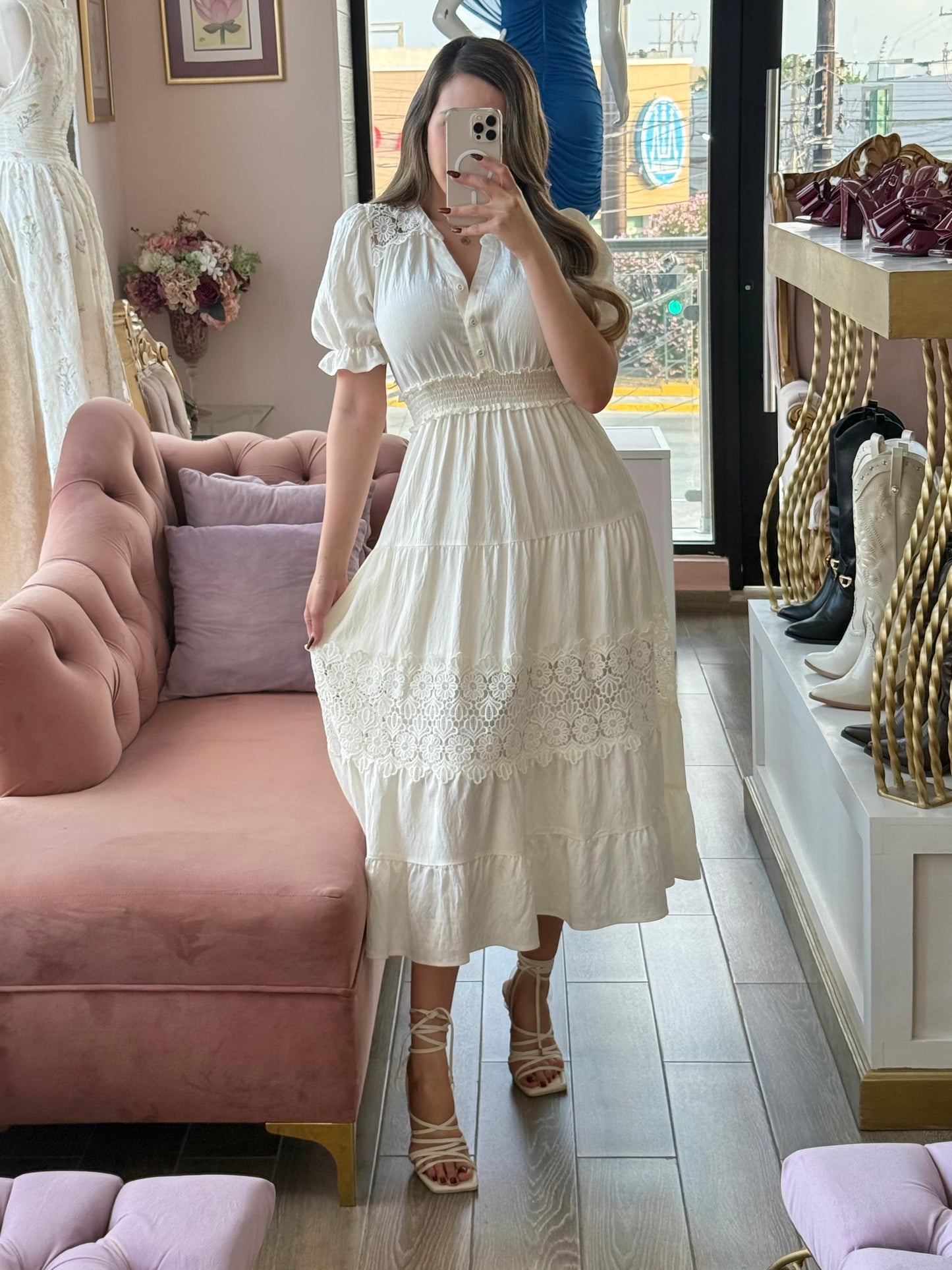 Vestido midi bohemio con encaje de escote V