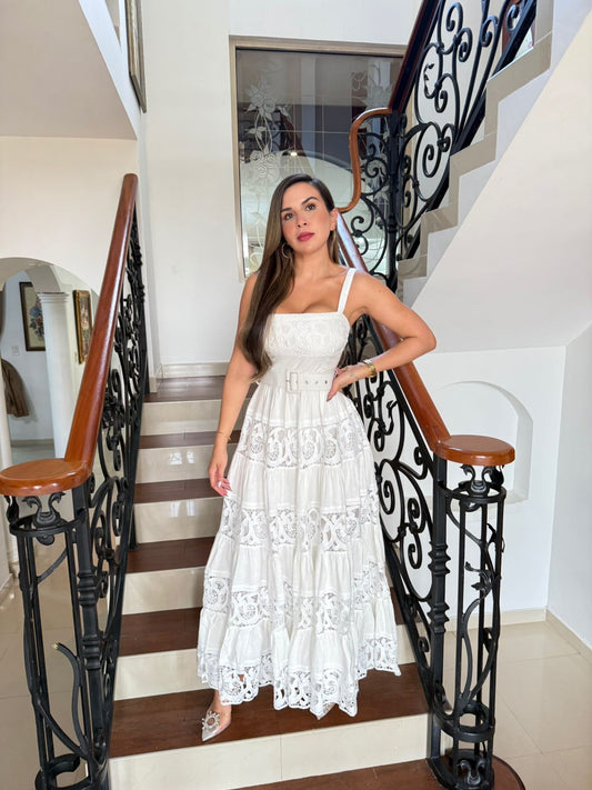 Vestido largo con franjas de encaje