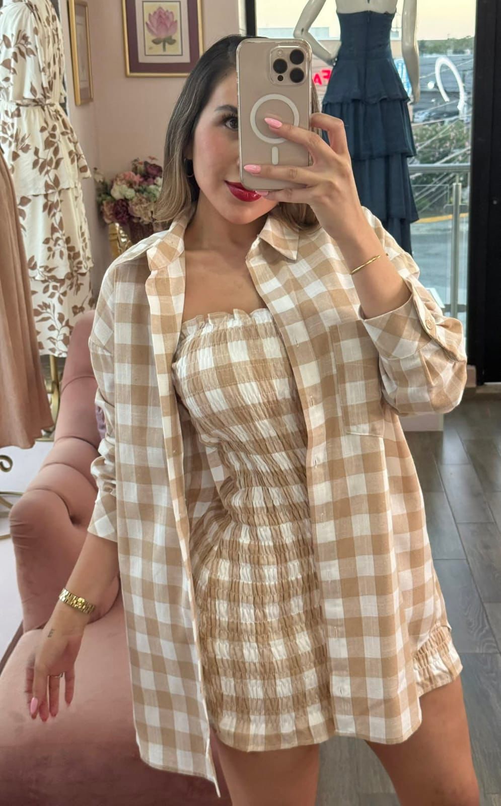 Conjunto camisa oversized de cuadros y vestido