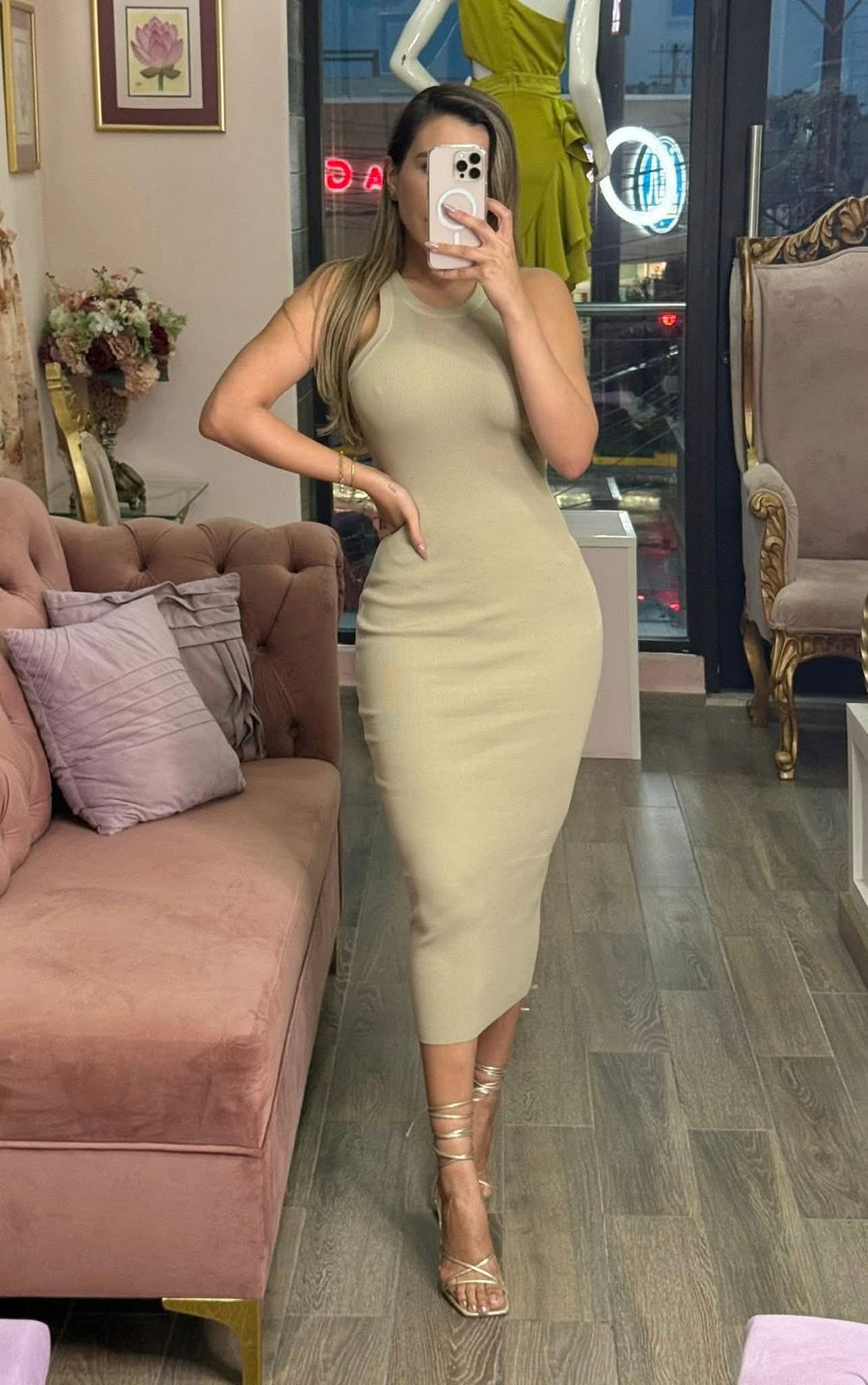 Vestido midi halter liso de punto