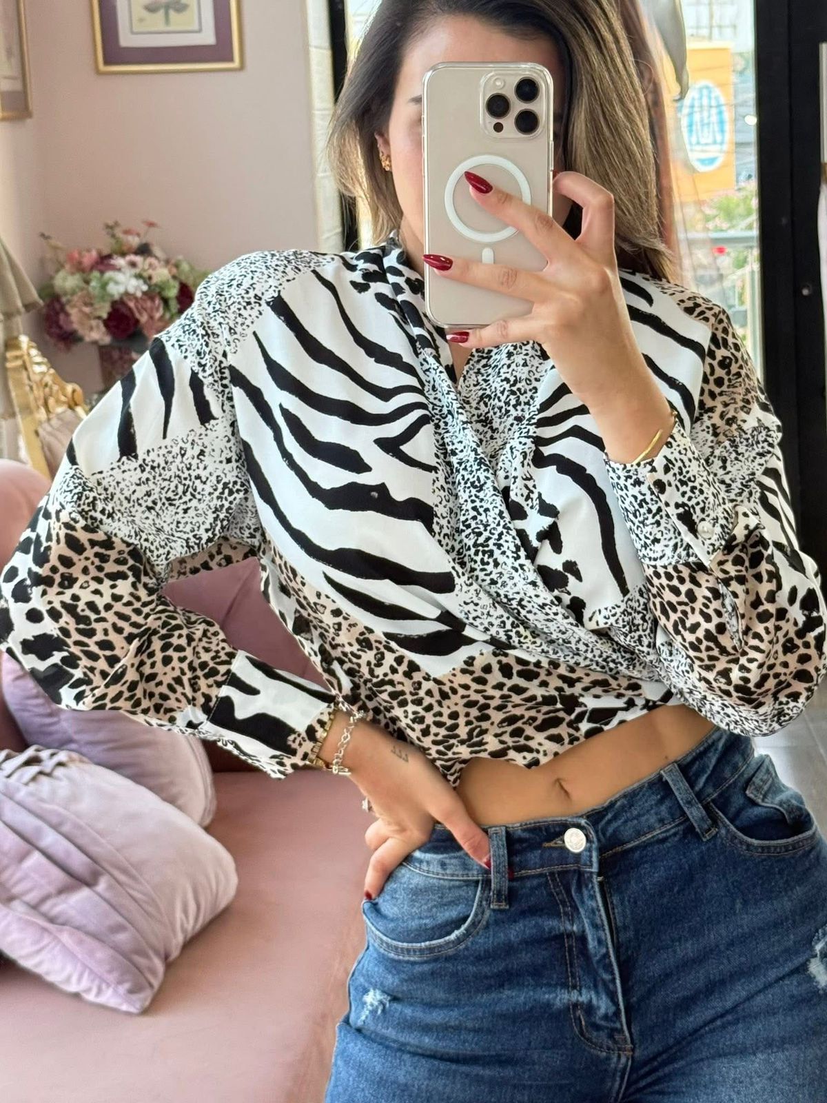 Blusa animal print y corte cruzado al frentex