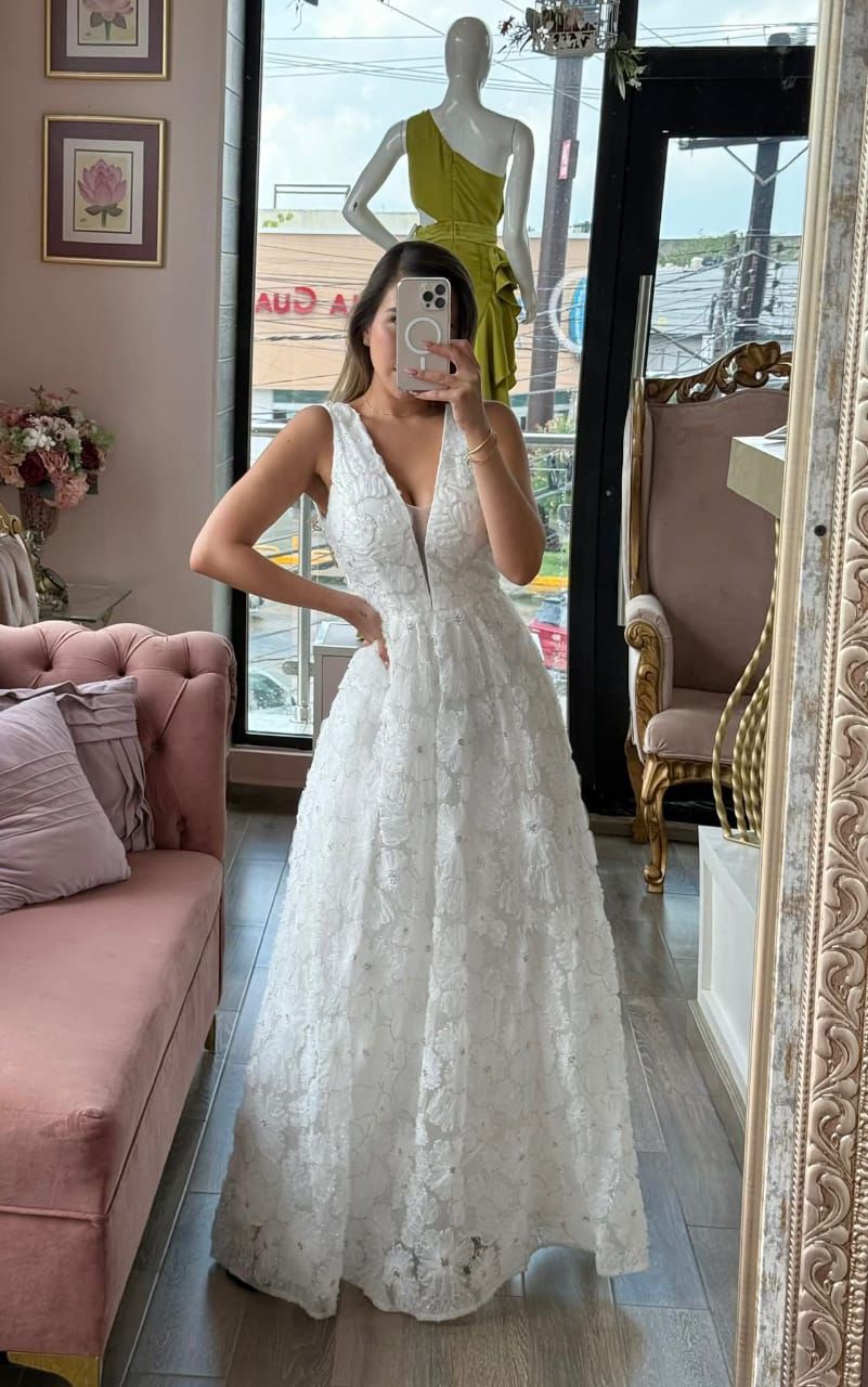 Vestido largo de encaje floral y brillo con escote en V profundo