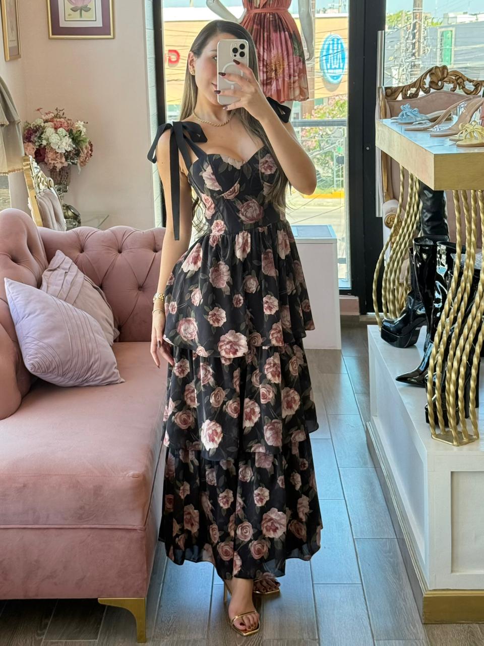 Vestido largo estampado floral de corte fluido en capas