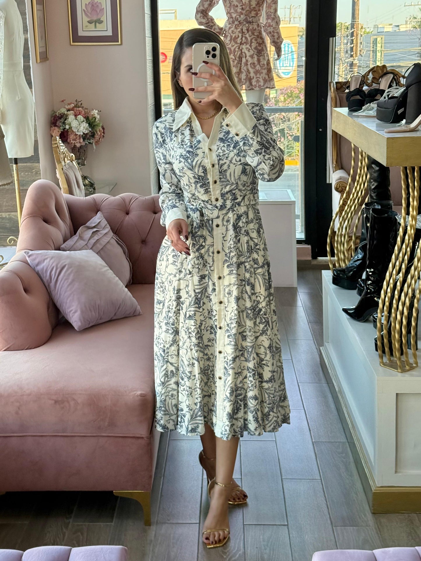 Vestido camisero con estampado floral clásico