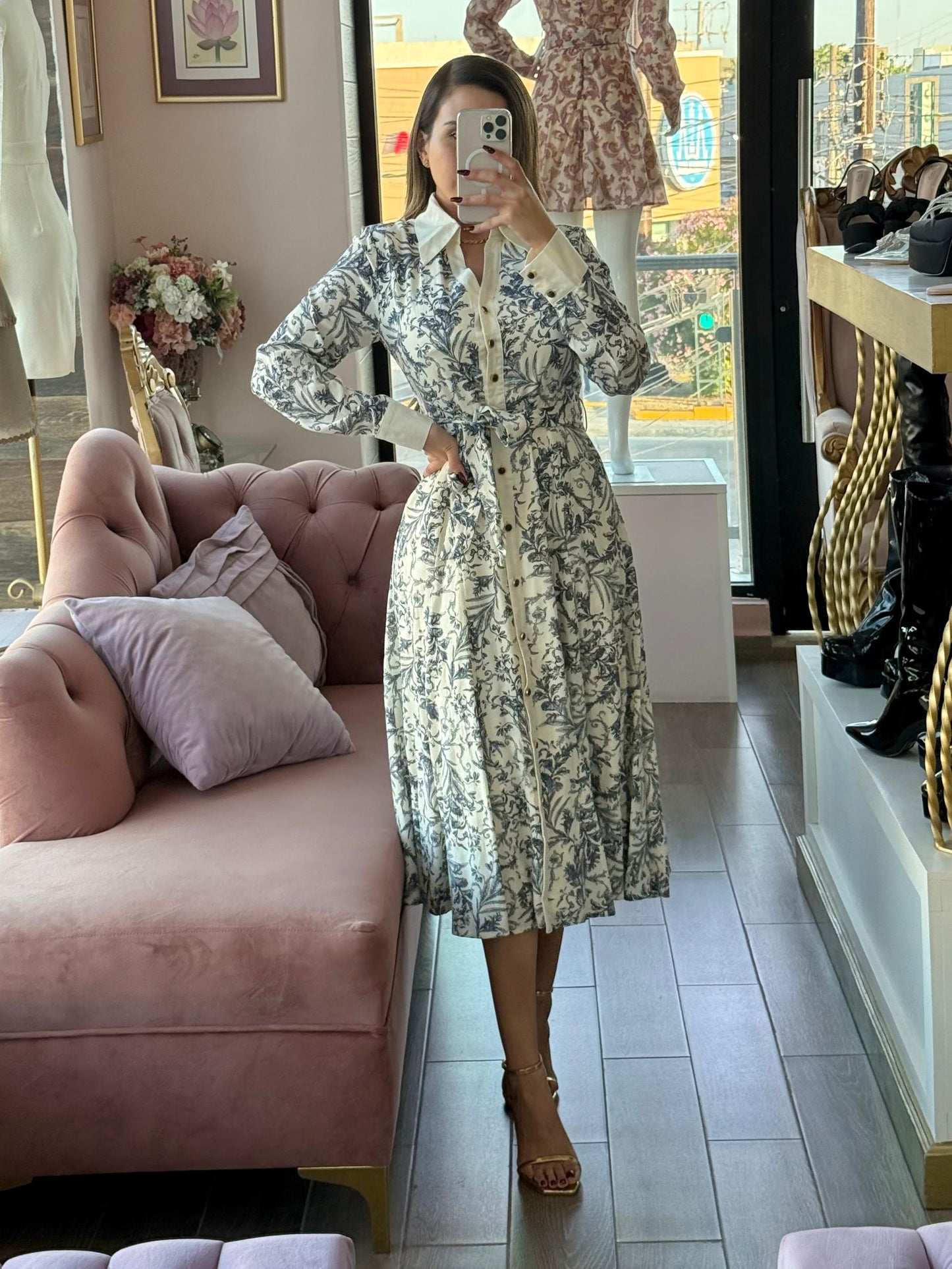 Vestido camisero con estampado floral clásico