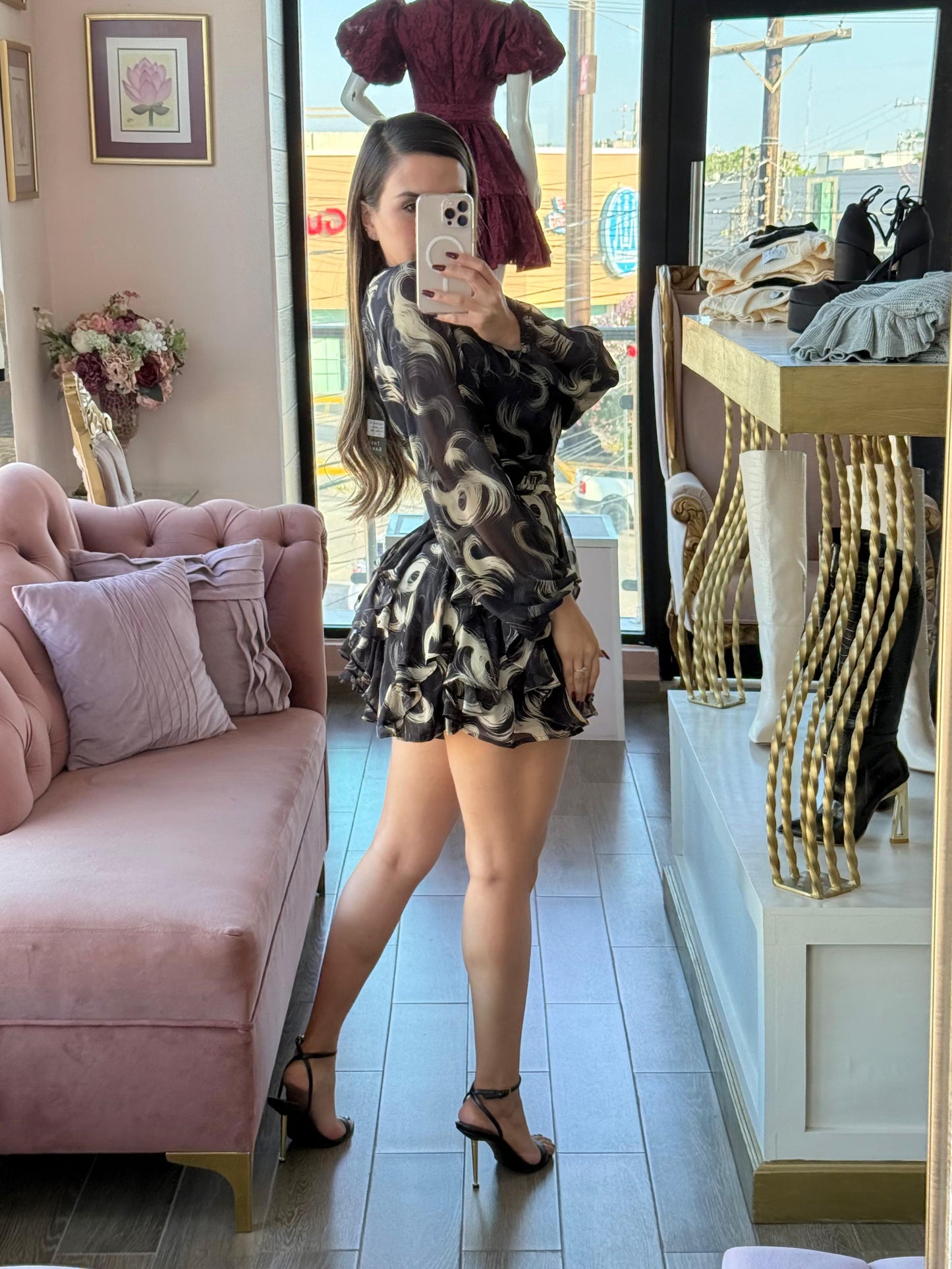 Jumpsuit corto con bajo volantes asimetrico, estampado