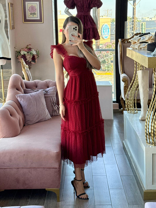 Vestido midi de tul burgundy con textura, caída en capas