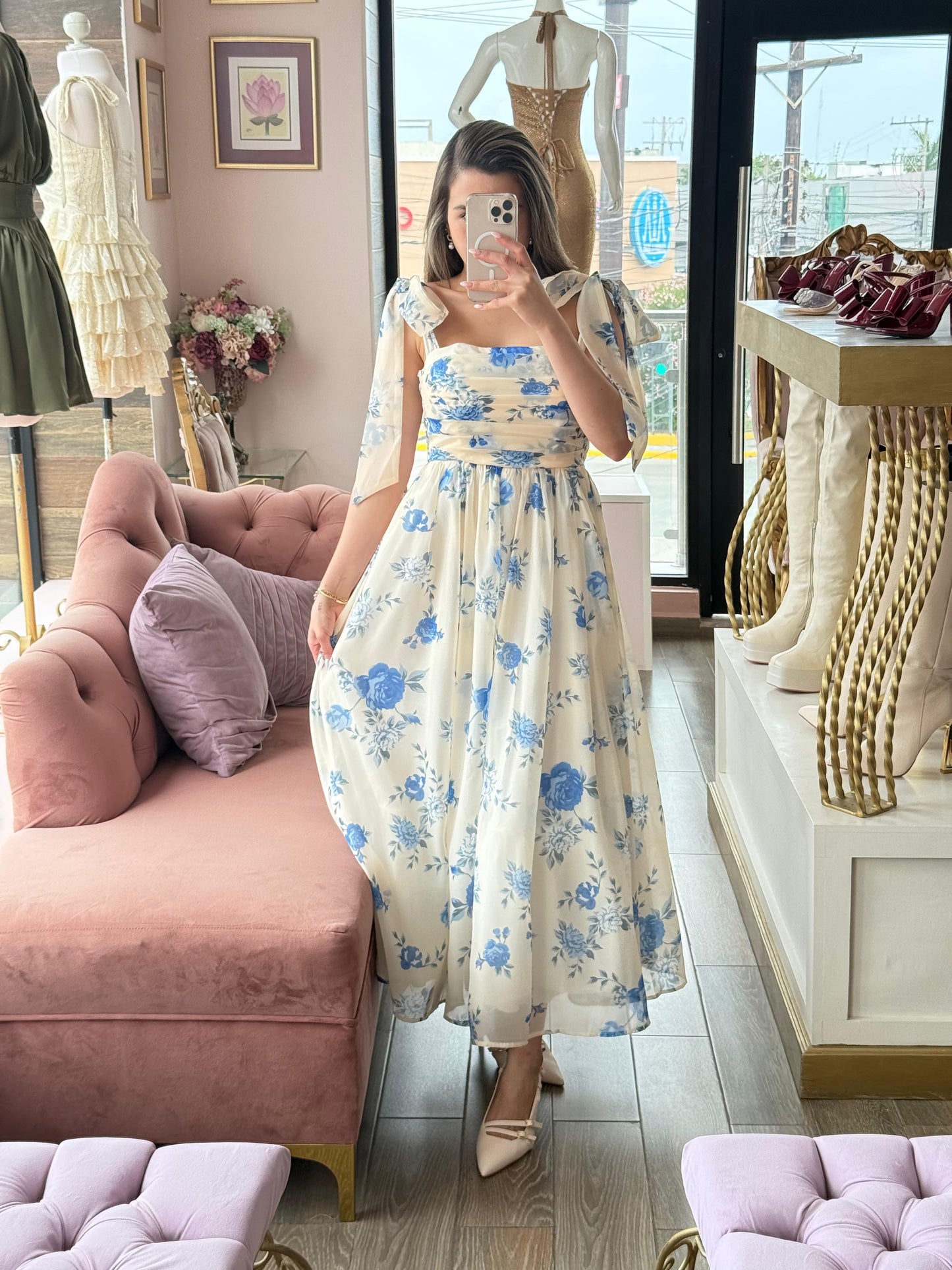 Vestido midi con estampado floral, tirantes con lazo y escote recto