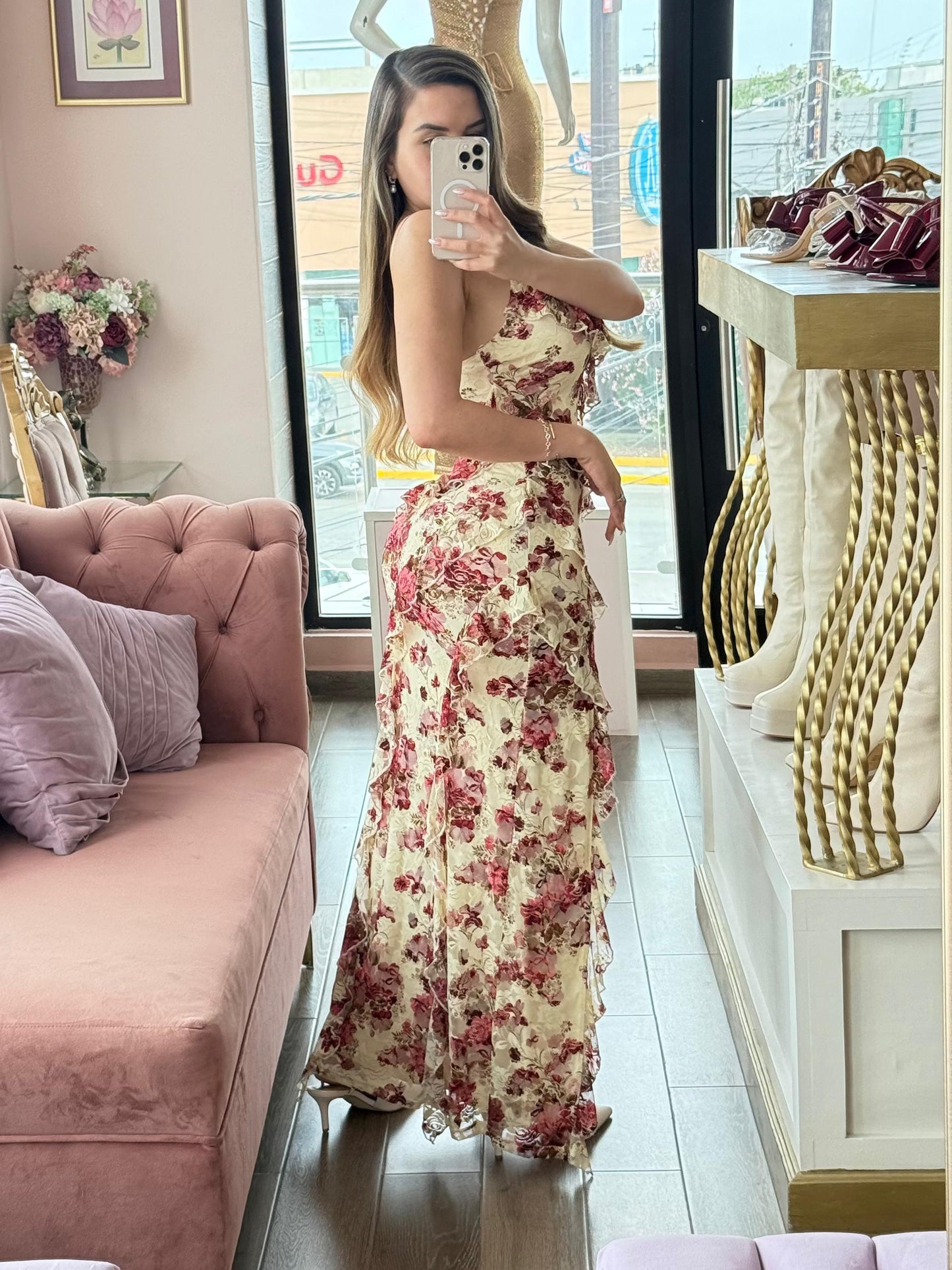 Vestido largo floral con abertura frontal